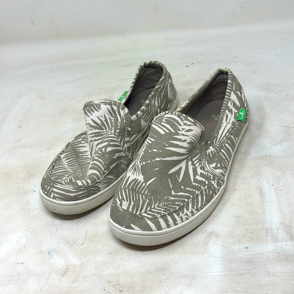 Sanuk pair o dice loafers size 6